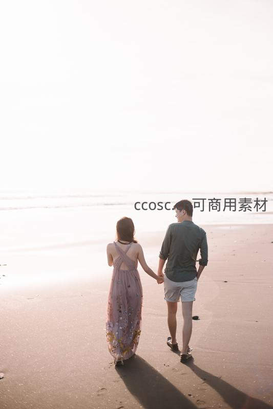 海边携手走向远方