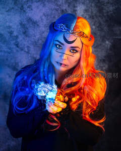 奇幻双色魔法师掌心发光