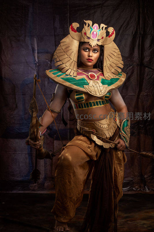 埃及女神持弓威严登场