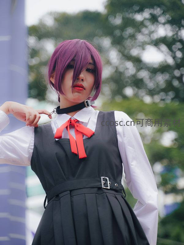 紫发少女校园风写真