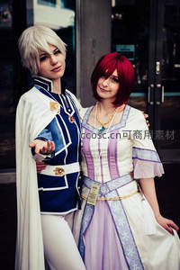 双人动漫角色扮演，优雅并肩而立
