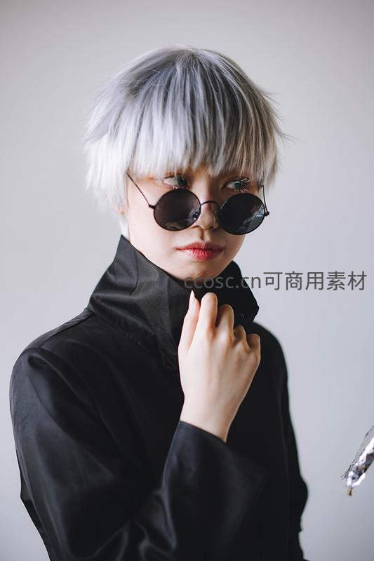 银发墨镜潮人简约时尚写真