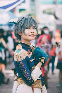 精致动漫角色扮演者街头亮相