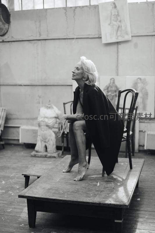 白发女模特艺术写真