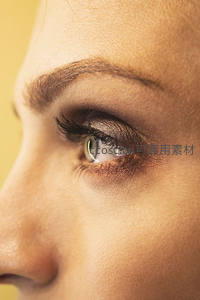 精致眼妆特写展现迷人魅力