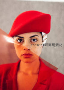 红帽女子直视镜头的时尚宣言