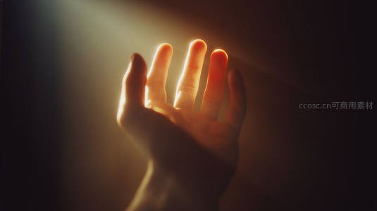 掌心托住的光芒