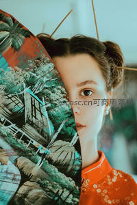 和风少女与彩绘折扇