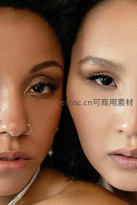 双眸交汇，不同肤色的美丽对话