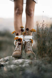 山野花靴，童趣与自然共舞