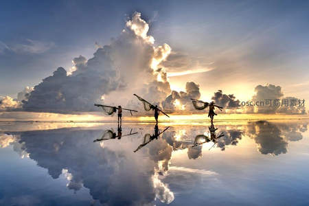 渔夫撒网云天倒，天地一色如画