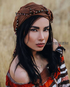 波西米亚风头巾少女