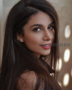 微笑回眸的温柔瞬间