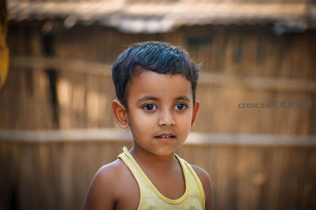 纯真眼神中的童年故事