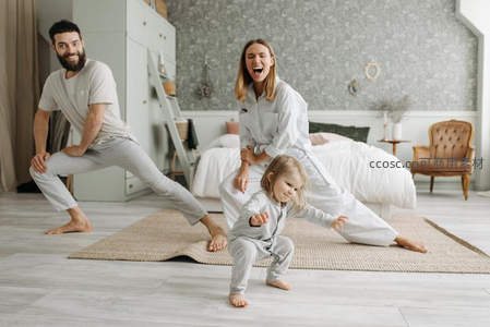 全家晨间瑜伽亲子运动好时光