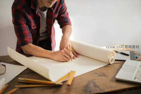 设计师专注手绘建筑蓝图