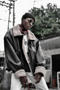 街头潮流青年的酷感造型