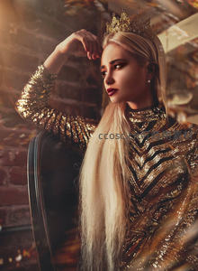 金光闪耀的女王气场写真