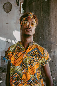 非洲印花男装街头自信造型