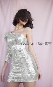 银色亮片裙优雅转身