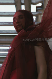 红纱轻舞的神秘女子