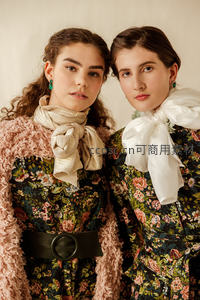 双生花般的复古姐妹