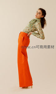 橙色阔腿裤时尚造型