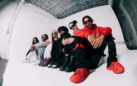 潮流青年团拍酷感十足