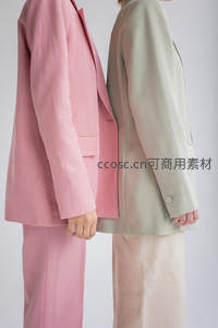 粉绿撞色西装套装时尚展示
