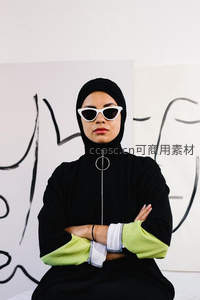 简约主义中的摩登女性