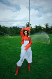 红龙虾主题草坪创意写真