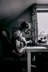 阁楼里的吉他时光