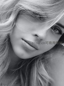 侧颜凝视的静谧时光