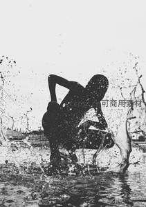 水花四溅中的动态剪影