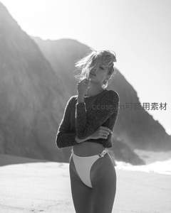 海岸边的宁静沉思