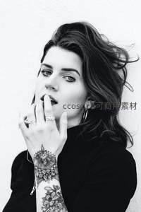纹身少女黑白艺术写真