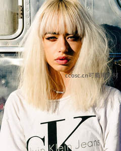 金发女孩金属背景