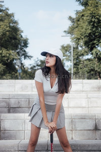 高尔夫球场上的专注瞬间