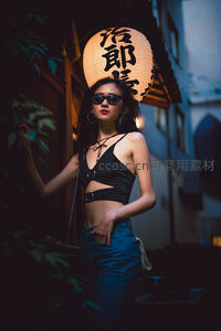 灯笼下的日式风情