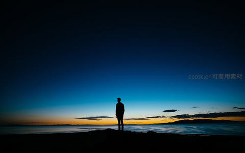 黄昏海边剪影，静观云海日落