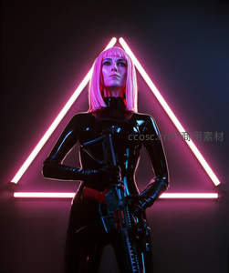 赛博朋克女战士持枪立于光三角