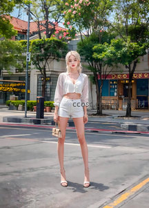 白裙少女漫步花树下