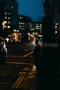 伦敦街头夜色剪影