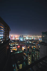 高空俯瞰不夜城，万家灯火映星空