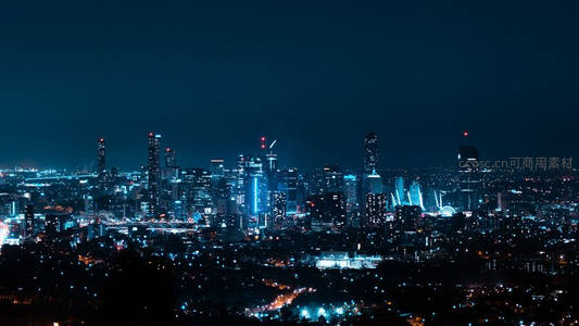 高空俯瞰不夜城，灯火如星河璀璨