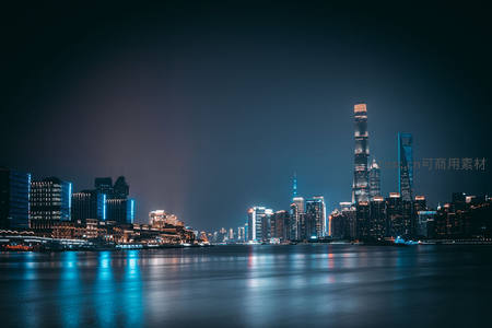 黄浦江畔的魔都夜色