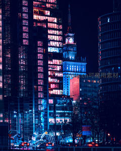 霓虹都市中的钟楼剪影