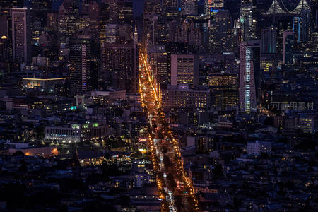 俯瞰城市夜景主干道车流