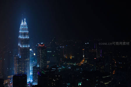 吉隆坡双子塔夜景，璀璨夺目照亮夜空
