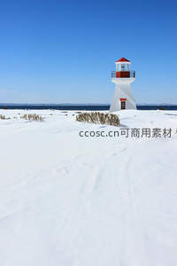 雪原之上洁白灯塔的冬日奇景